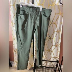 NWT Men’s Benton’s Performance Pant